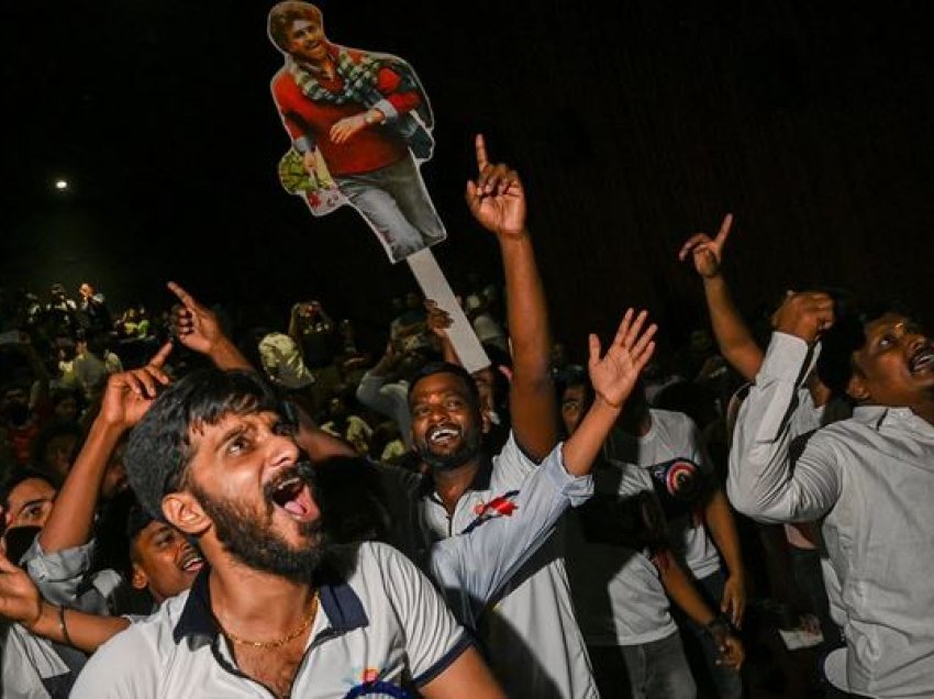 Indi: Kompanitë e mëdha po u japin punëtorëve një ditë pushim për ta parë një film të ri