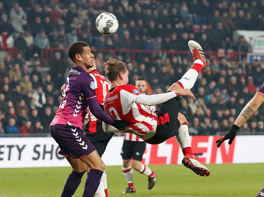 PSV e nis sezonin e ri me “këmbë të mbarë”