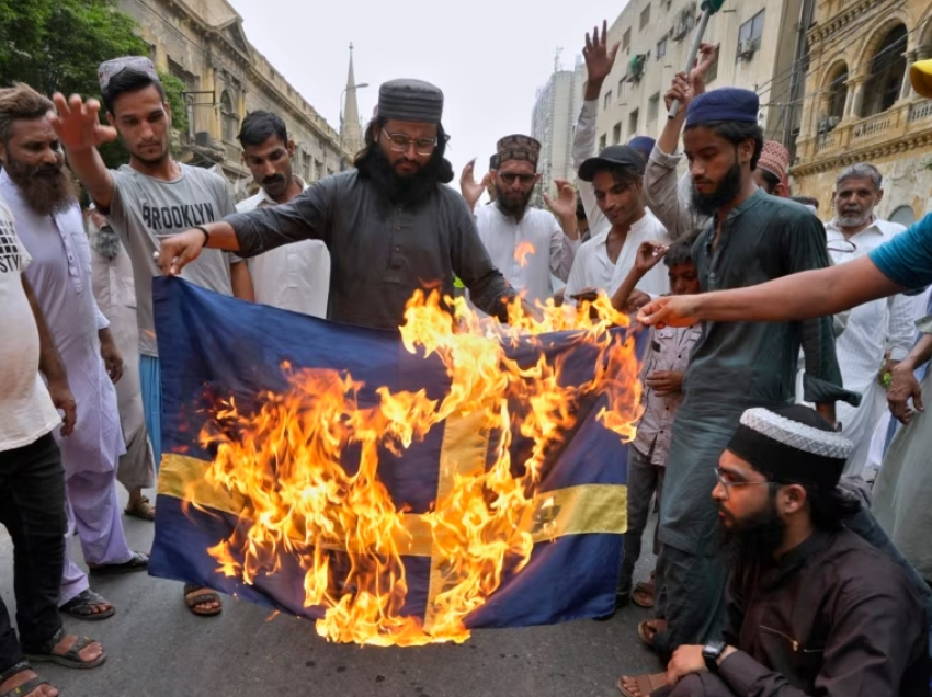 Suedia bën thirrje për vigjilencë jashtë vendit, pas djegieve të Kuranit