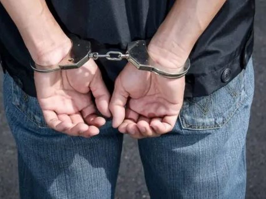 I dënuar me burg nga gjykata e Gjirokastrës dhe e Vlorës, arrestohet 29-vjeçari i shpallur në kërkim