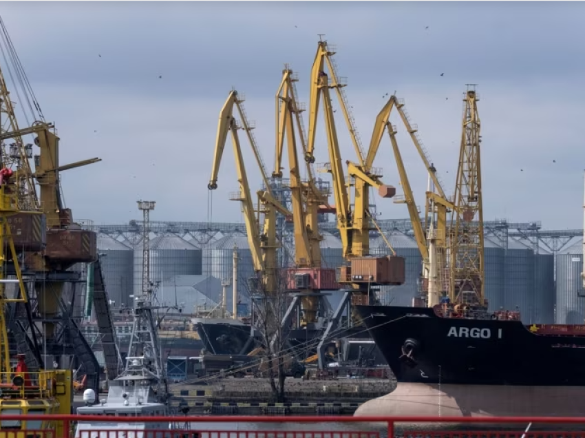 Rusia sulmon portin e Odesës
