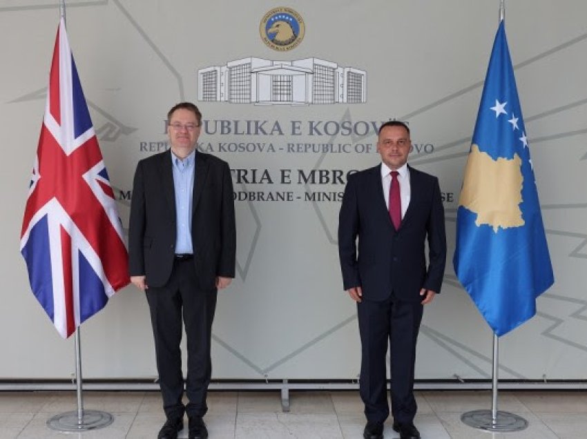 Maqedonci takon ambasadorin Abbott, diskutojnë për sigurinë