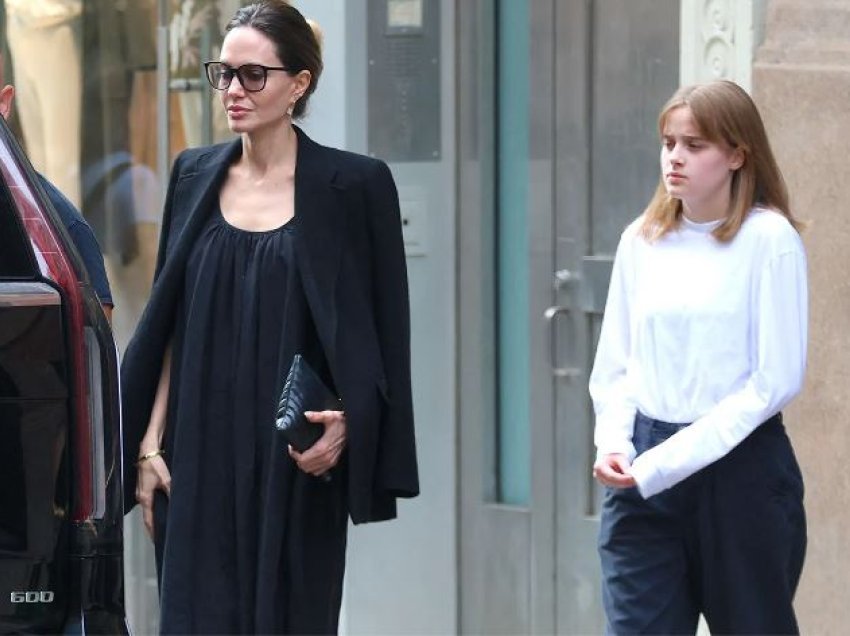 Angelina Jolie e punëson vajzën si asistente personale