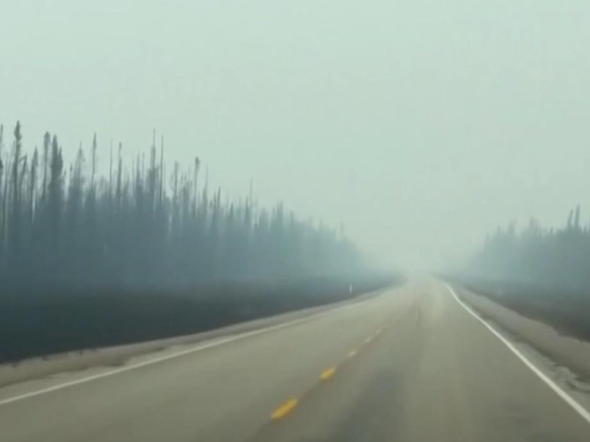 Si pasojë e zjarreve mijëra banorë evakuohen nga qyteti verior i Kanadasë