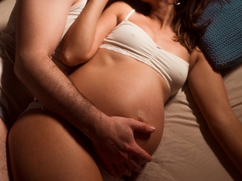 Shumë çifte nuk dua të rrezikojnë, por a e dini sa përfitime pozitive ka seksi në shtatzëni?