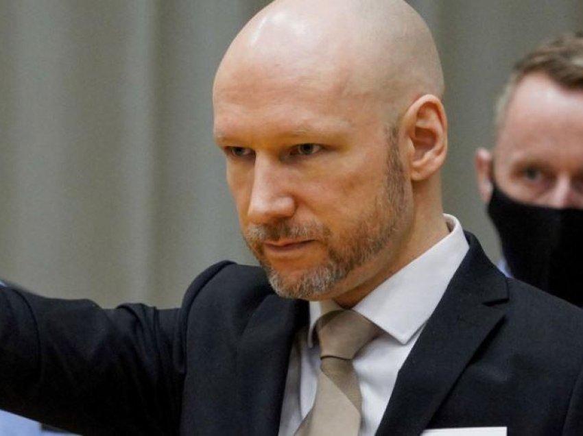 Vrasësi masiv Anders Breivik padit Norvegjinë për shkelje të të drejtave të njeriut