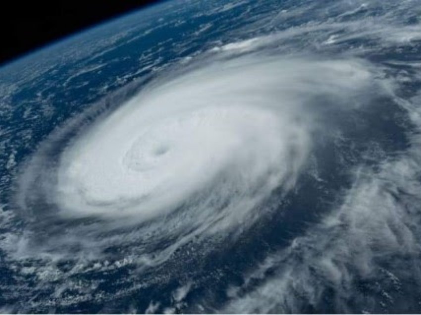​Uragani Hilary shkon drejt Meksikës dhe Kalifornisë