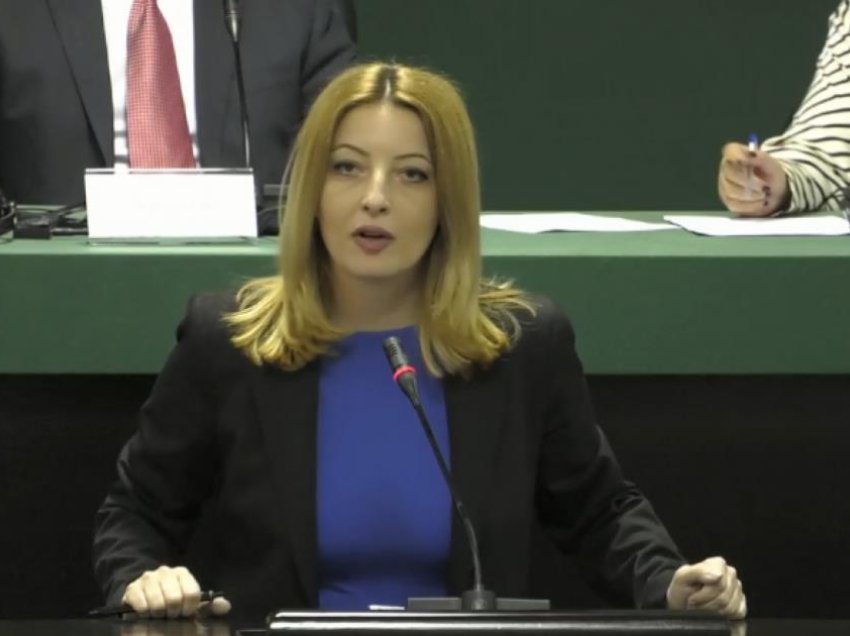 Arsovska kërkon që përsëri të vendoset përmendorja e Qosetos në Shkup