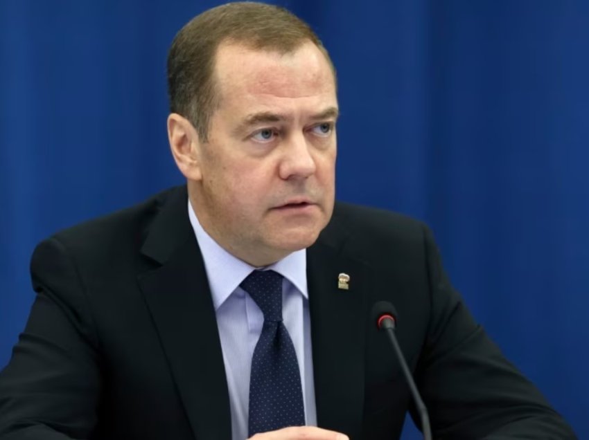 Medvedev: Rusia mund të ankeksojë Osetinë Jugore dhe Abkhazinë