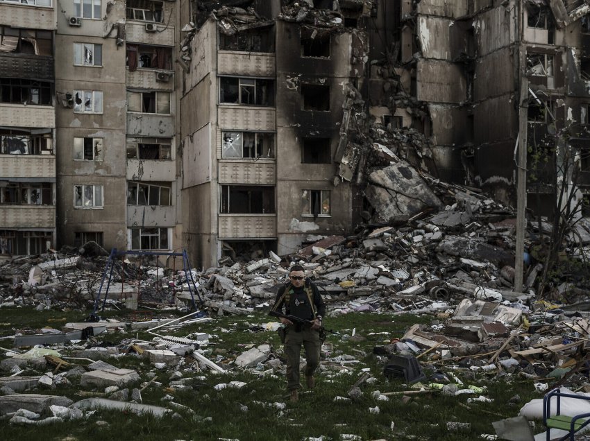 Guvernatori Synegubov: Dy të vrarë nga bombardimet ruse në Kharkiv