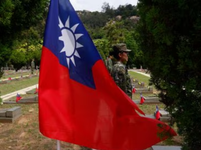 Tajvani pretendon se kishte avionë luftarakë në territorin e tyre derisa Kina po vazhdon stërvitjet