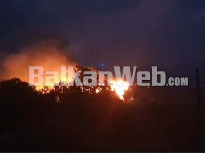 Zjarri në fushën e plehrave pranë inceneratorit të Elbasanit ende aktiv