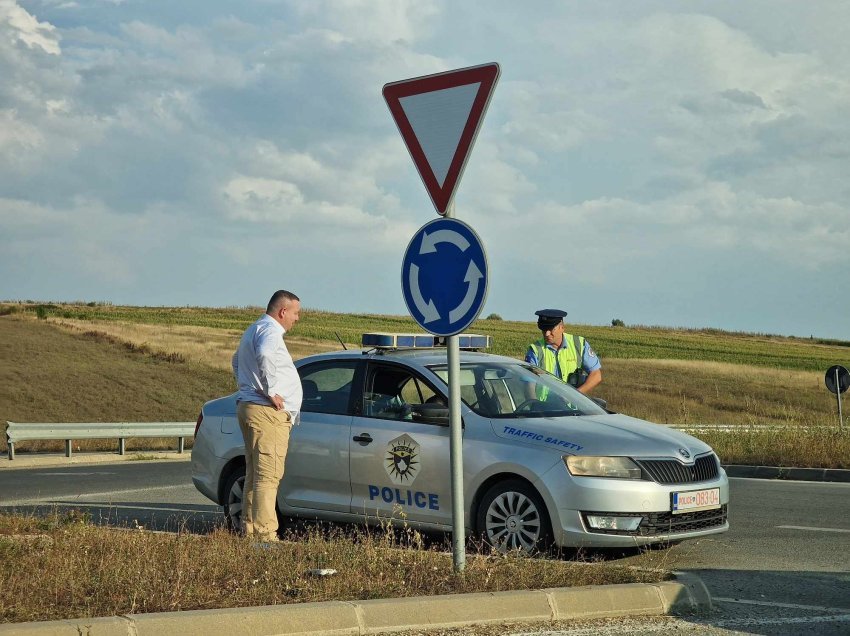 “Për 20 km/h tejkalim shpejtësie”, Policia në Skenderaj gjobit gazetarin Ridvan Berishën