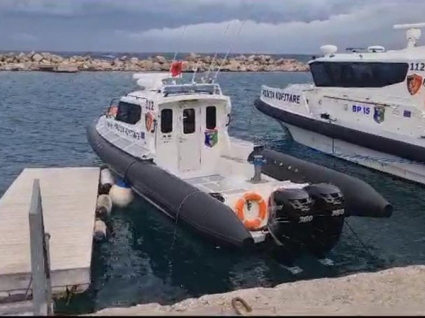 Moti i keq, pezullohet lundrimi për tragetet e linjës Durrës-Bari
