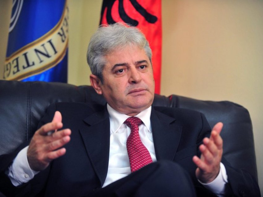 ​Ali Ahmeti shpallet qytetar nderi i Tropojës