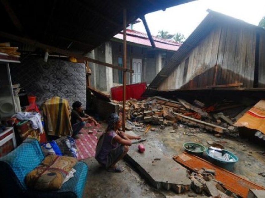 Një tërmet i fuqishëm 7.5 ballësh godet Filipinet