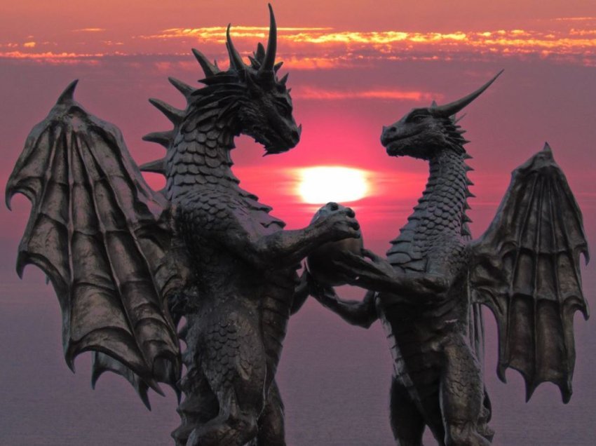 Pse në Bullgari ekziston statuja e “dragonjve të dashuruar”?
