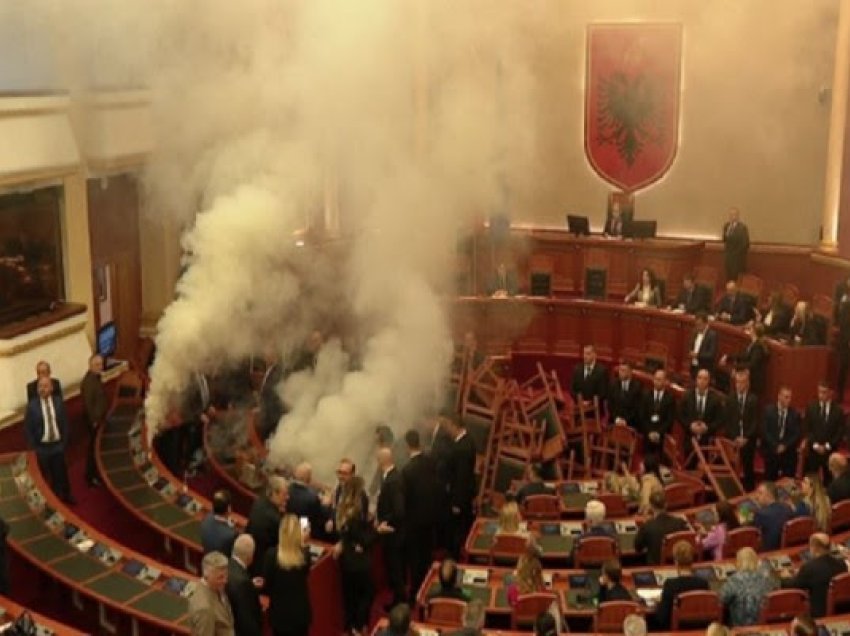 Kaos në Kuvendin e Shqipërisë, PS-ja kërkon përjashtimin e shtatë deputetëve të tjerë të opozitës