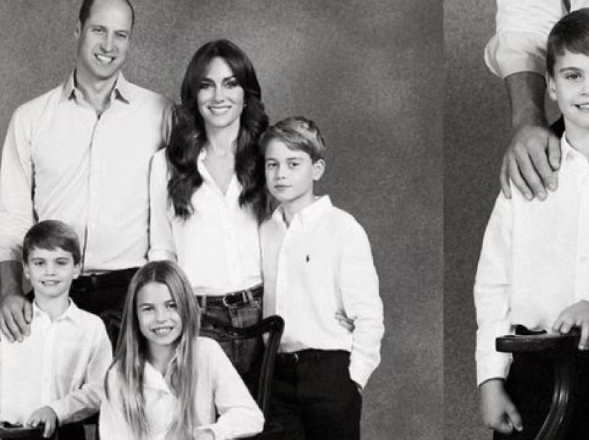 Kartolina e Krishtlindjes së familjes mbretërore me fotoshop?!