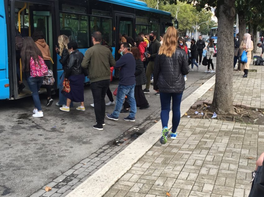 Përfaqësuesi i Transportit: 200 urbanë janë në Tiranë, duhen më shumë