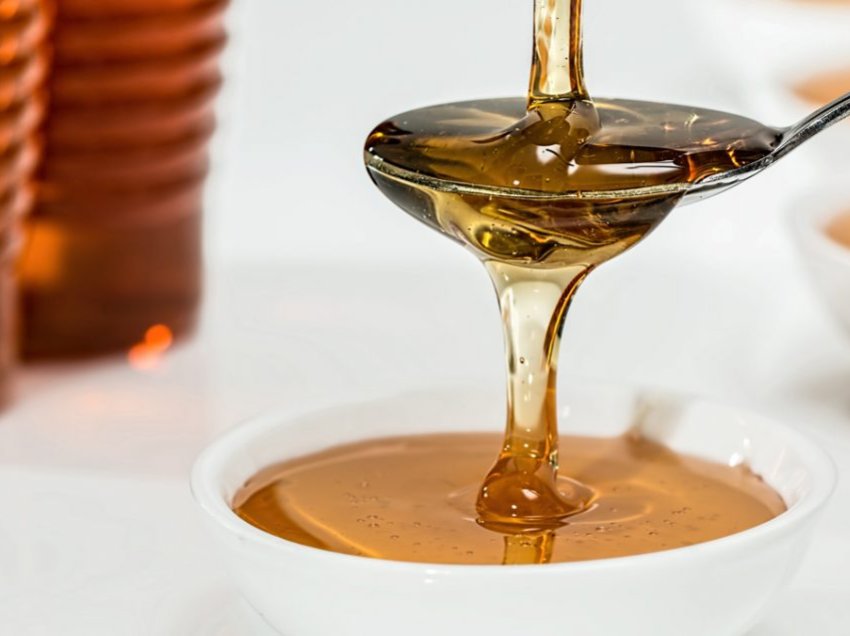 Ndikimi i mjaltit në menaxhimin e kolesterolit dhe sheqerit në gjak
