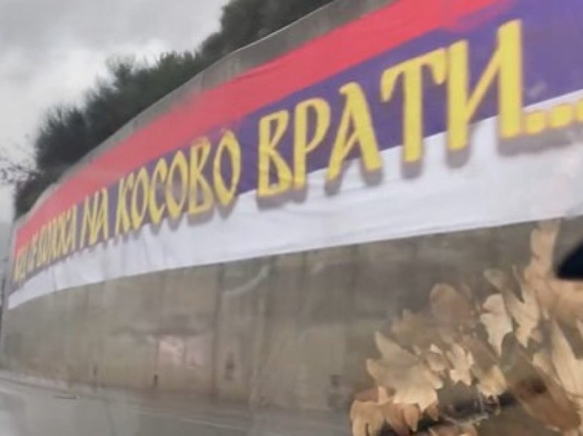 Transparentë “kur ushtria serbe të kthehet në Kosovë” në Budvë
