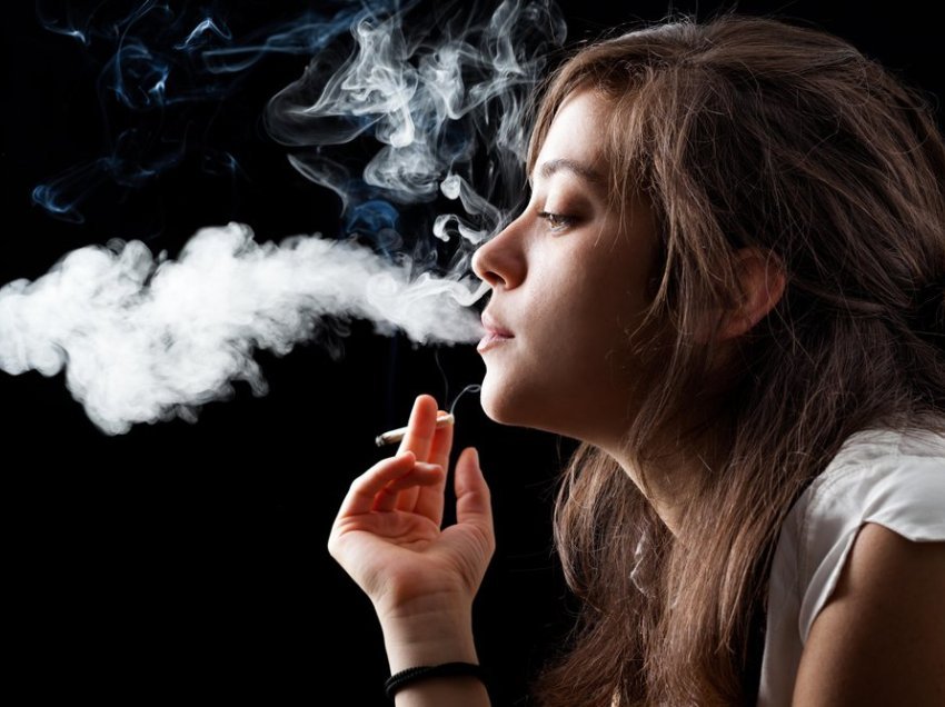 Pirja e duhanit jo vetëm që shkatërron zemrën dhe mushkëritë, por gjithashtu zvogëlon trurin