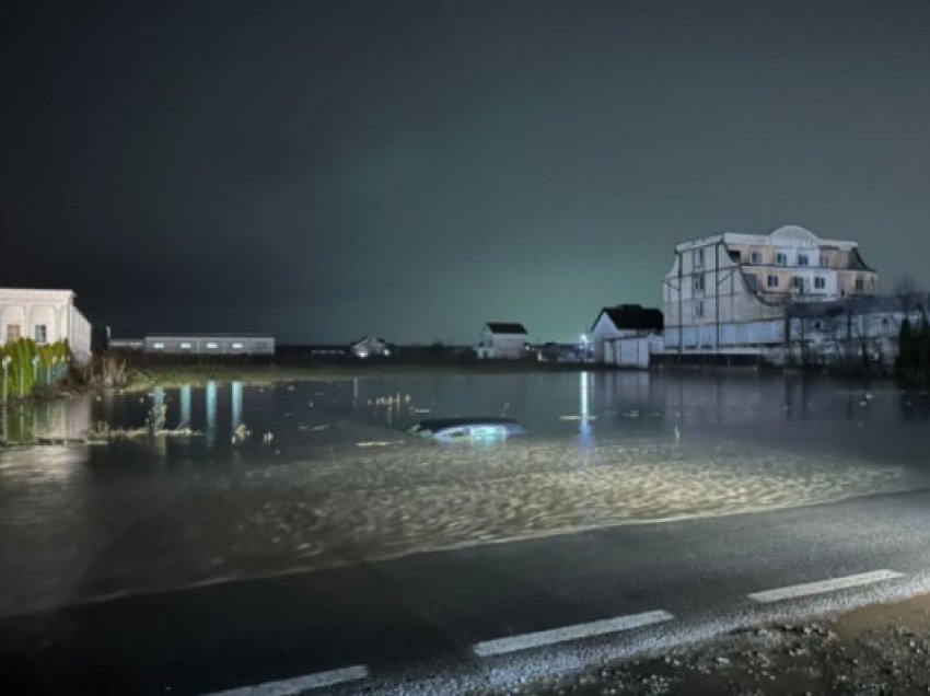 ​Reshjet, vetura fundoset në afërsi të Ferizajt
