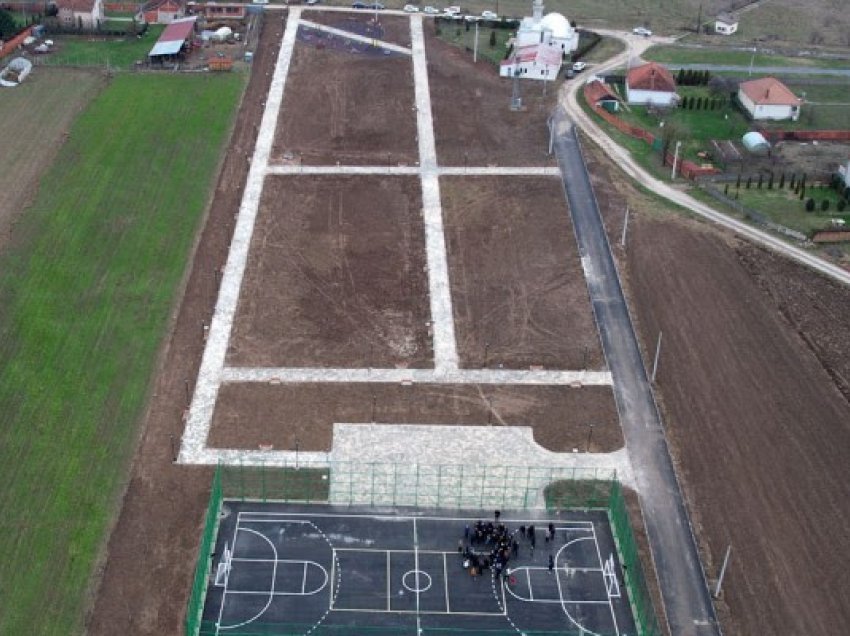 ​Bakshia e Obiliqit merr pamje tjetër me ndërtimin e parkut dhe fushës sportive