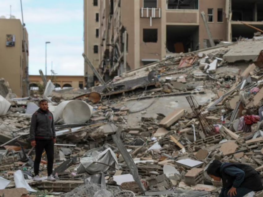 Izraeli bombardon jugun dhe veriun e Gazës