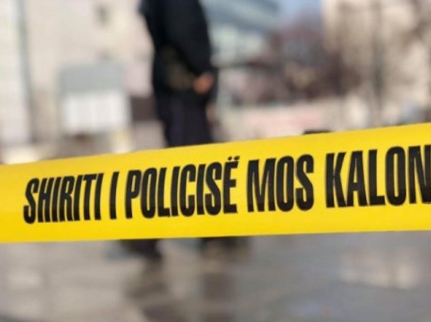 Prizren: U raportua për një veturë të braktisur, Policia gjen një person të vdekur afër derës së shoferit