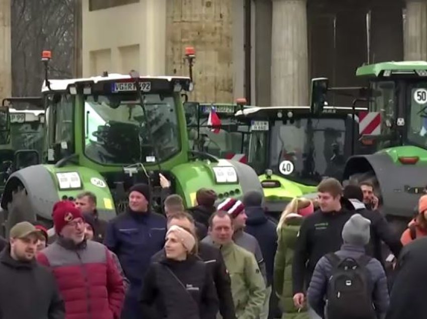 Mijëra fermerë gjermanë zbresin me traktorë në rrugët e Berlinit