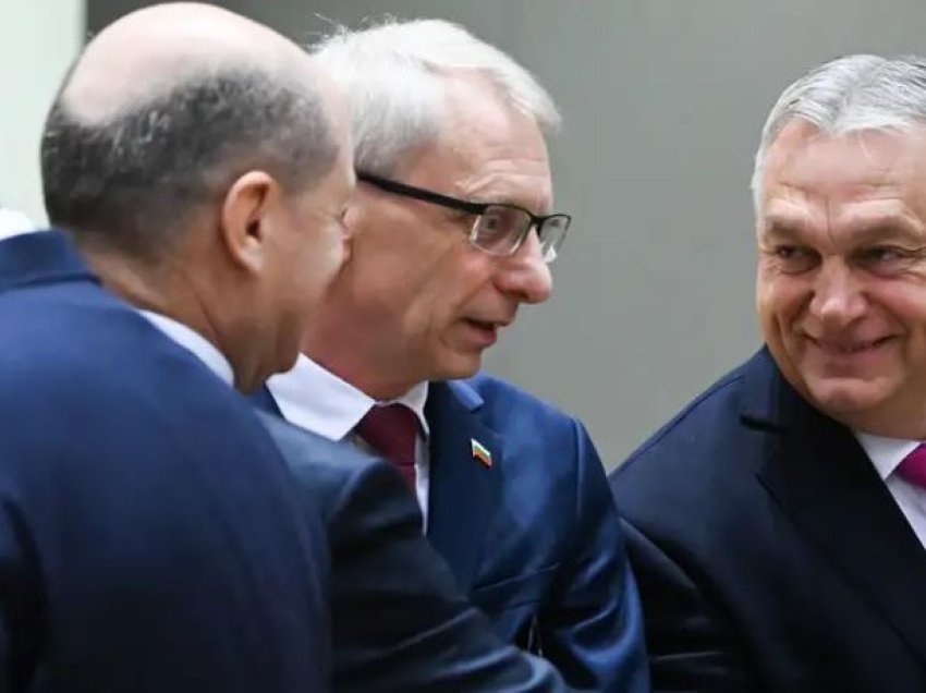 Ukraina vlerëson rolin e kancelarit Scholz në samitin e BE