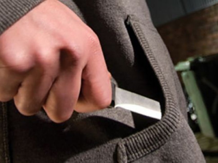 Theret me thikë një person në Prishtinë, rasti po hetohet