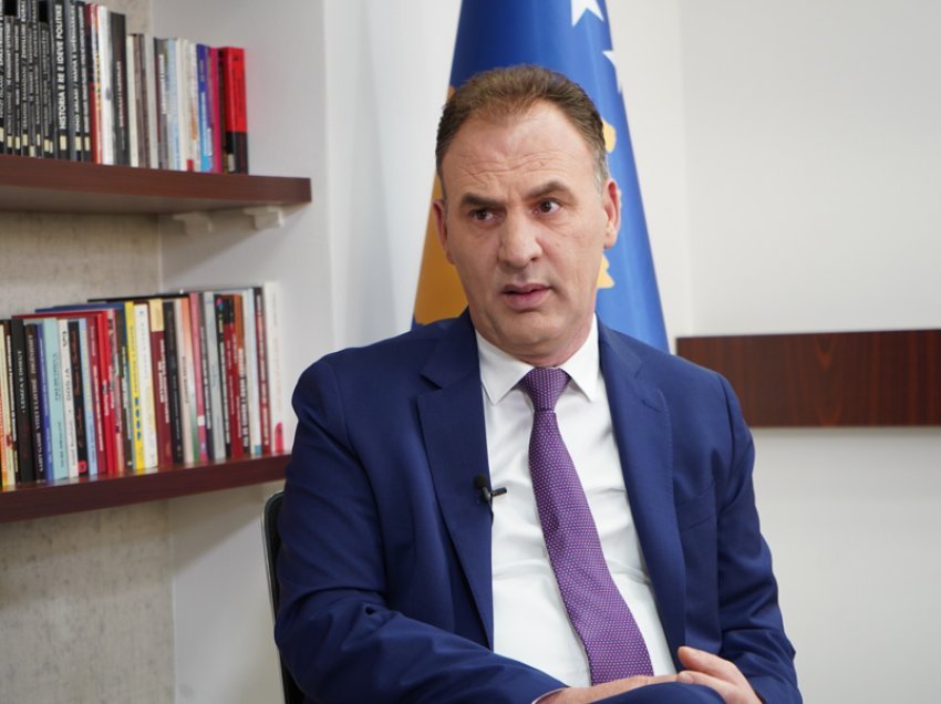 Fatmir Limaj: Kurti po do që faji për Asociacionin t’i mbetet Gjykatës Kushtetuese