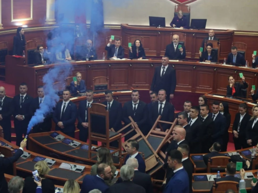Kuvendi i hap rrugë SPAK-ut për arrestimin e Berishës, vendimi jehonë në mediat e huaja