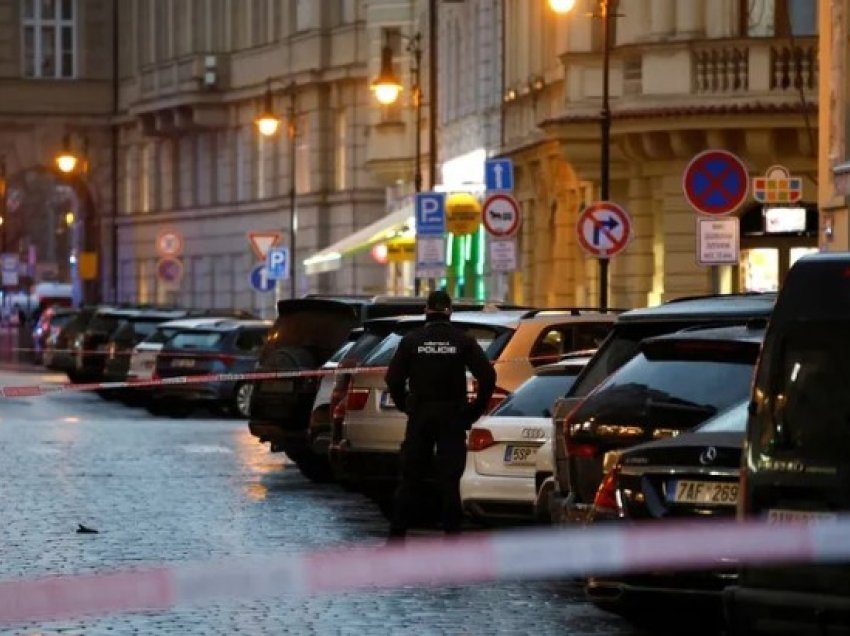 Mbi 15 të vrarë nga sulmi me armë zjarri në universitetin e Pragës