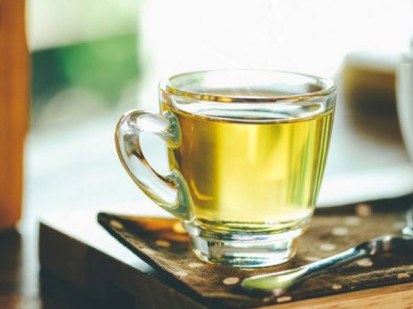 Çaji jeshil i dobishëm për mbipeshën, zemrën e kundër plakjes