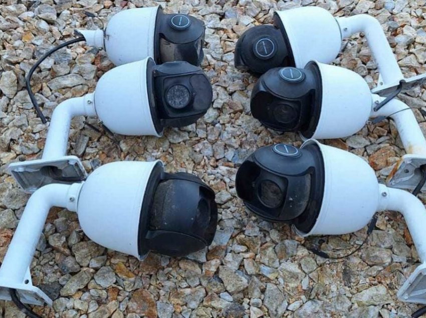 Largohen gjashtë kamera ilegale në Zubin Potok, po monitoronin hapësirat publike
