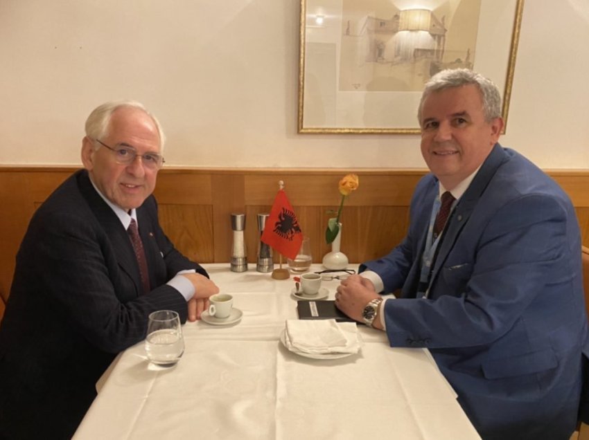 Aki Nuredini nga Tetova «ambasadori» shqiptar në Vienë që takoi personalitete botërore, më shumë se një president shteti