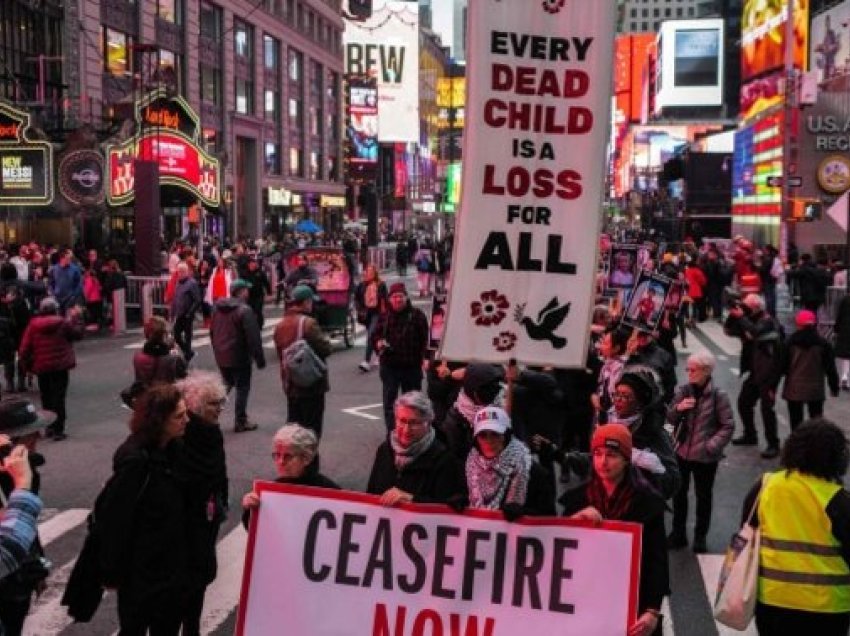 Mijëra njerëz u mblodhën në qytetin e Nju Jorkut për të kujtuar fëmijët e vrarë në Gaza