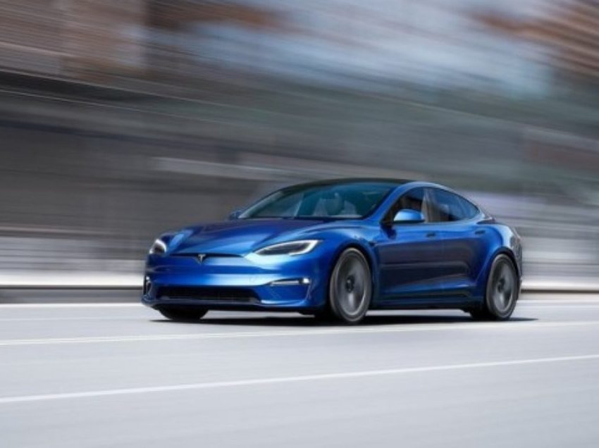 “Kurrë mos e bleni këtë veturë”: amerikani mezi e shiti Teslan