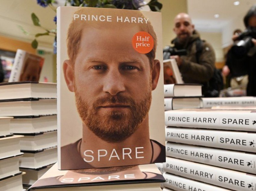 Aktori britanik zbulon “të vërtetat”: Princi Harry gënjeu në librin e tij për herën e parë që bëri dashuri 