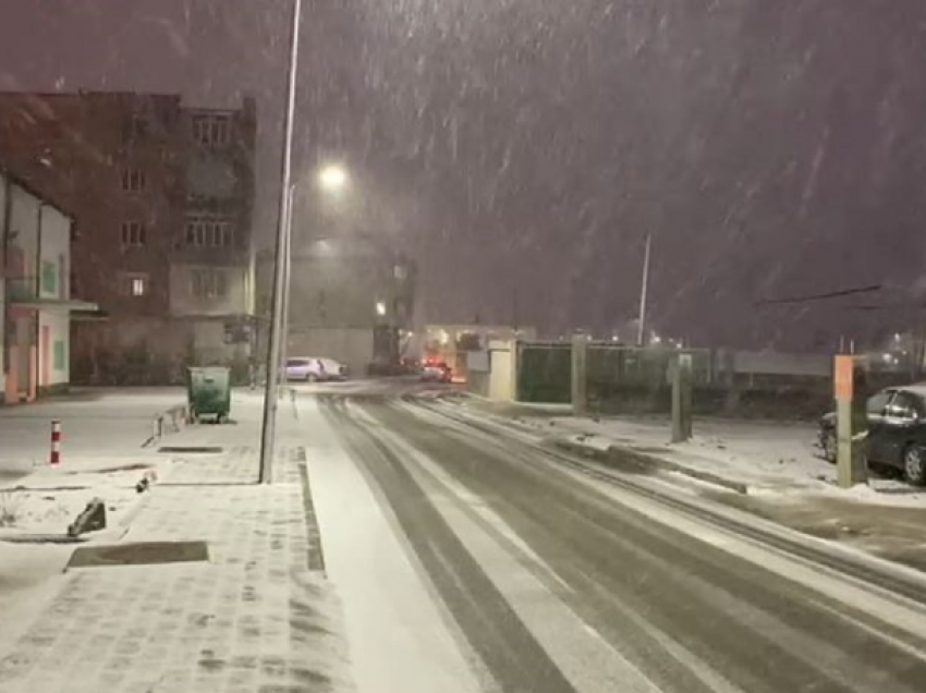 Nisin reshjet e dëborës në Bulqizë, policia thirrje drejtuesve të automjeteve: Shmangni lëvizjet gjatë natës
