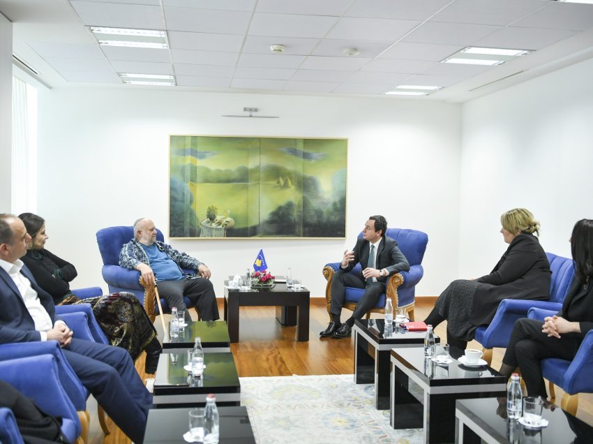 Kryeministri Kurti priti në takim profesorin dhe bashkëthemeluesin e Departamentit të Psikologjisë në Universitetin e Prishtinës, Moshe Landsman