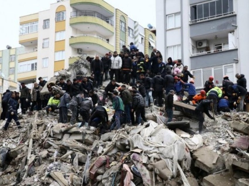 Mbi 19 mijë të vdekur nga tërmeti në Turqi dhe Siri