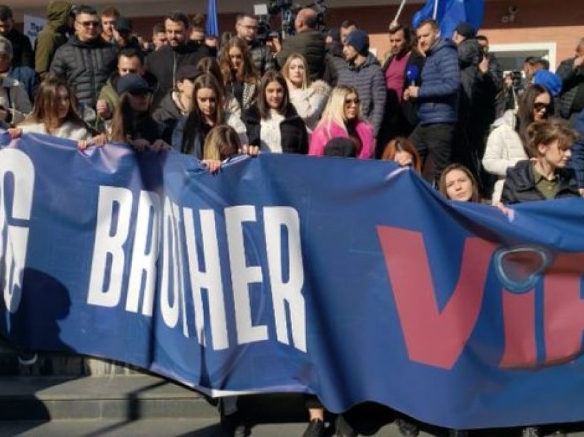 Big Brother Vip “infekton” protestën e Berishës, ja çfarë është shfaqur në mes të sheshit