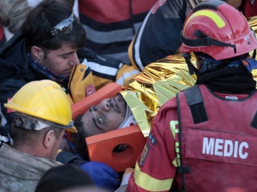 Mrekulli në Turqi, 149 orë pas tërmetit shkatërrues nxirret i gjallë nga rrënojat burri