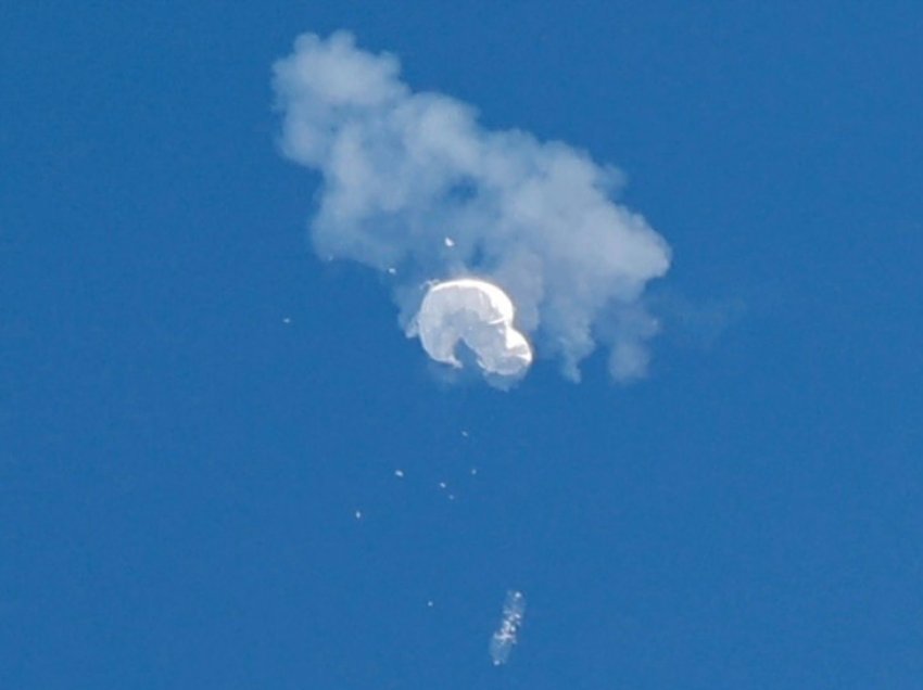 Kina thotë se mbi 10 balona amerikane fluturuan në hapësirën e saj ajrore