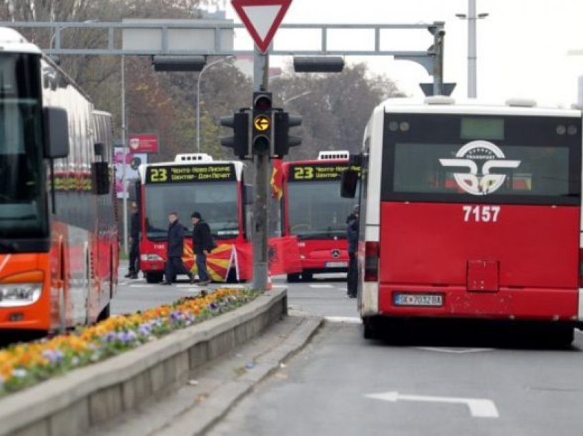Akoma s’ka marrëveshje mes Qytetit të Shkupit dhe transportuesve privatë